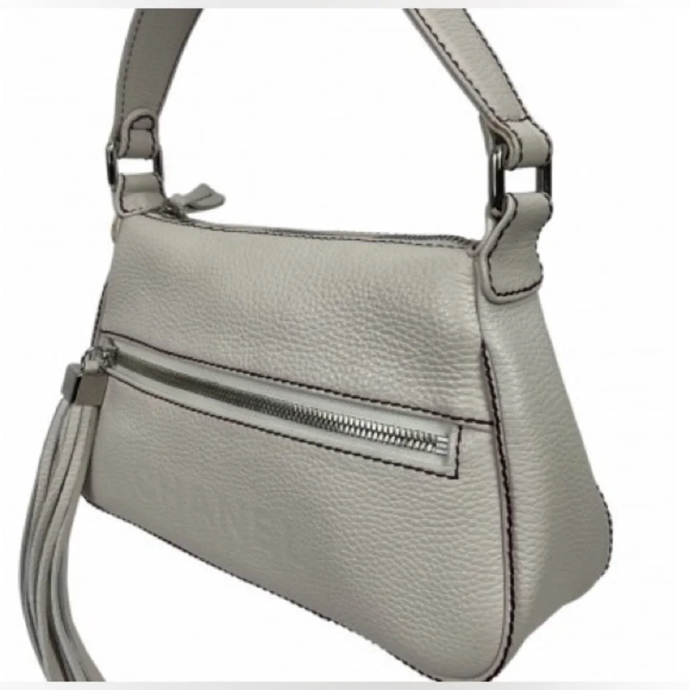 EUC! Authentic vintage Chanel embossed pebble leather bag - Picture 3 of 16